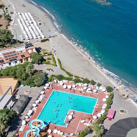 Pet Friendly In Holiday home Piraino